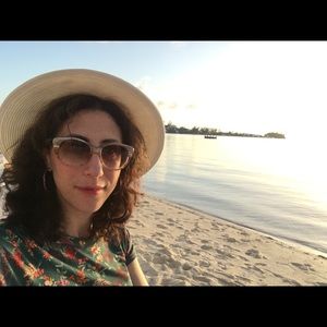 Meet your Posher, Gena